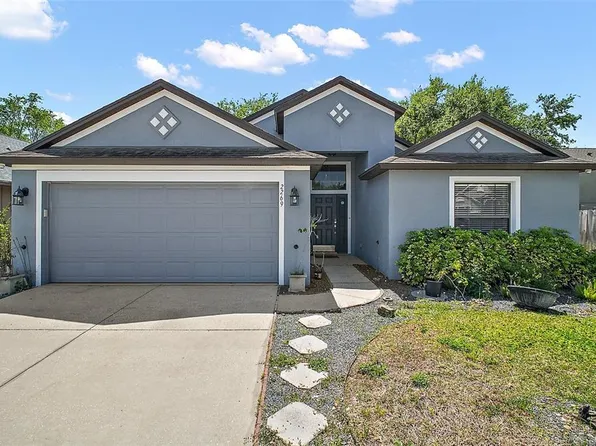 2269 Bracknell Forest Trl, Tavares, FL 32778