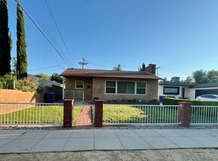 22016 Viscanio Rd, Woodland Hills, CA 91364