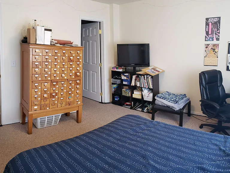 550 SW Fountain St #B — Photo 4