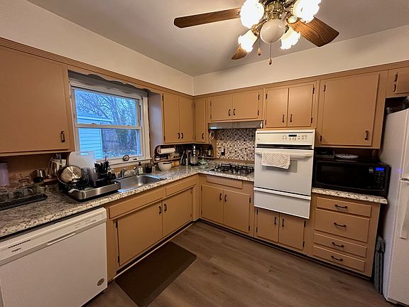 3rd image of 72-04 243rd St