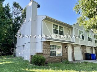 13139 S Brougham Dr, Olathe, KS 66062