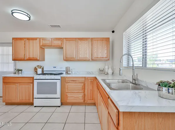 111 E LOMA LINDA Boulevard, Goodyear, AZ 85338