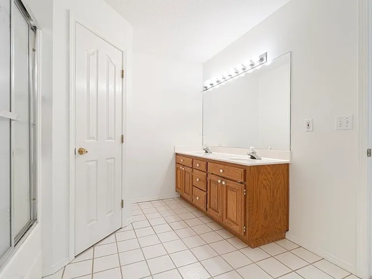 889 S Parkwood Dr — Photo 11