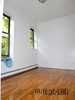 Rented by R New York | media 21