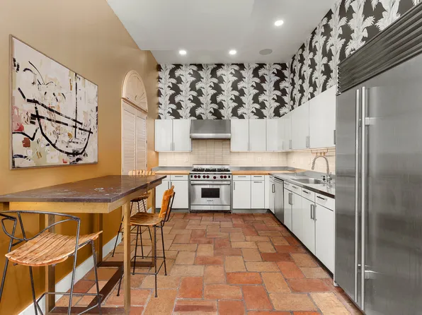 85 North Third Street image 4 of 17