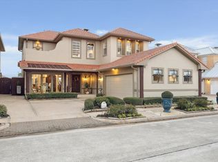 529 Southport Ln, Kemah, TX 77565