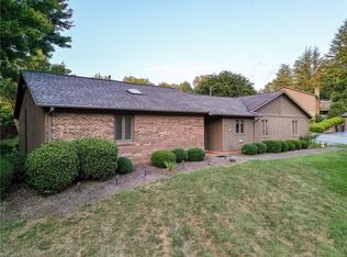 105 Stonemoor Dr, Winston Salem, NC 27104