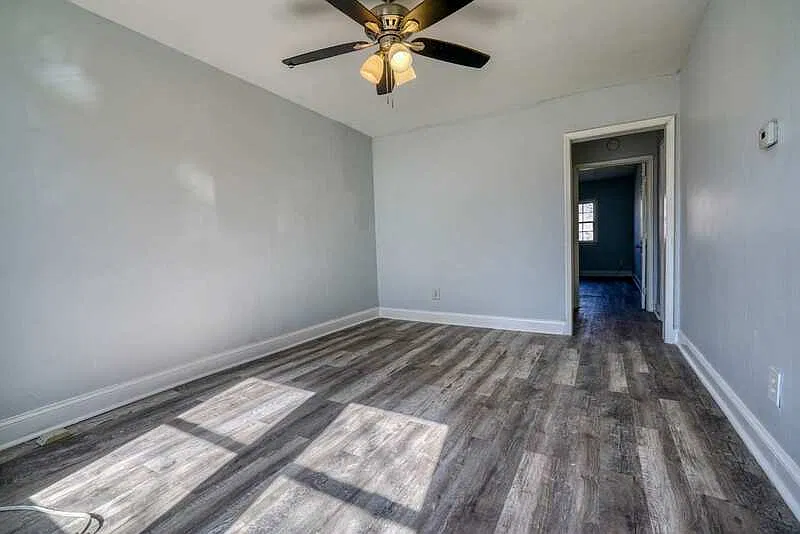 1 bed, 1.0 bath, 750 sqft, $1,200 — Photo 2