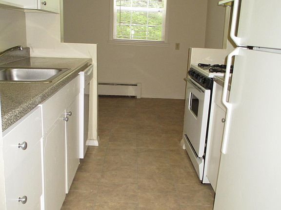 2nd image of 10 Hasbrouck Dr APT D