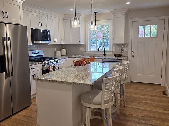 3rd image of 519 Mendon Rd #2