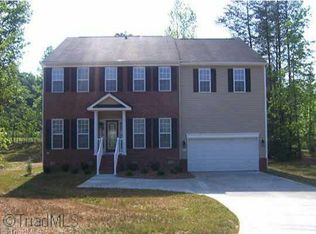 141 Stonespoint Ct, Stokesdale, NC 27357