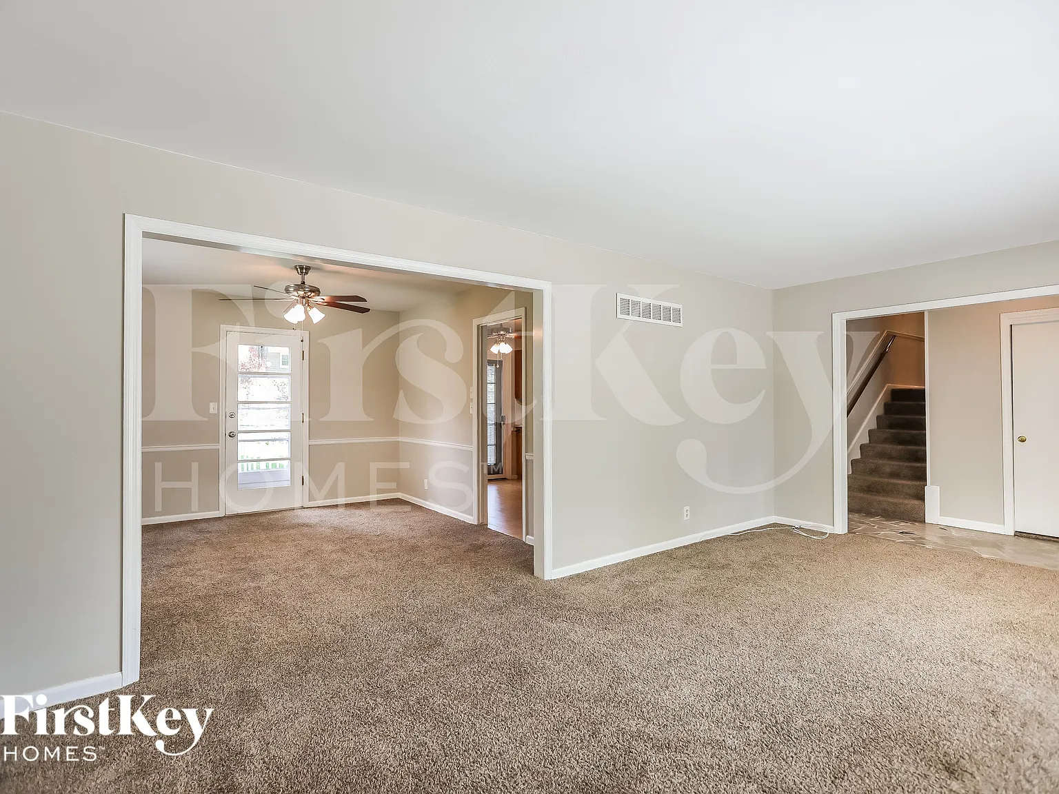 4 bed, 2.5 bath, 1571 sqft, $2,355 — Photo 4