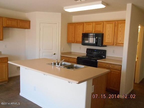 5th image of 2634 S 81st Ln