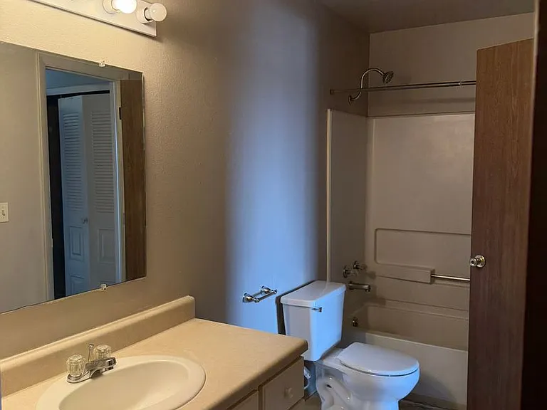 812 W Cedar Ct — Photo 15