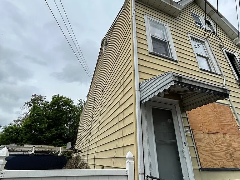 739 Beatty St — Photo 4