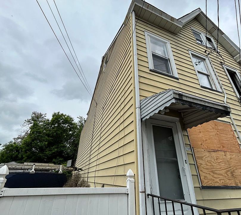 1st image of 739 Beatty St