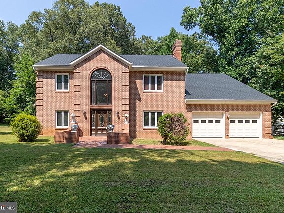 2nd image of 4133 Elizabeth Ln