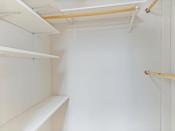 Walk in closet