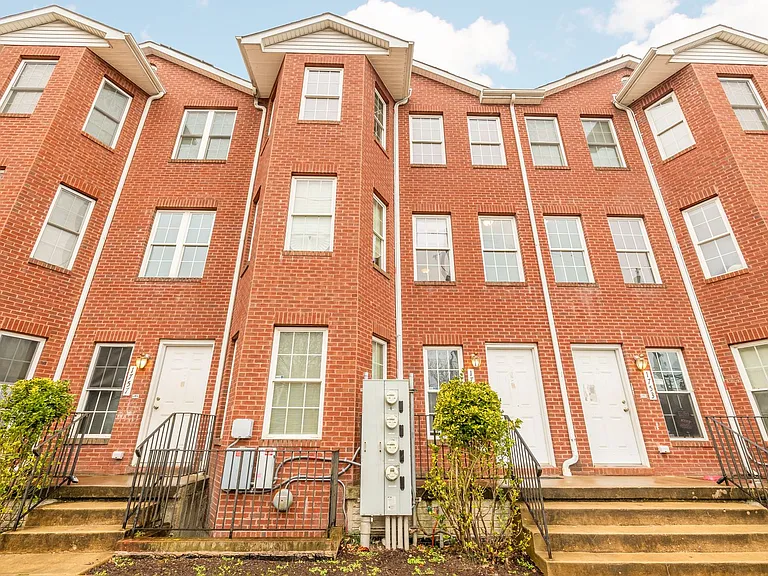 1753 W St SE — Photo 34