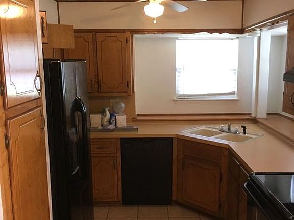 4th image of 102 Bridle Dr
