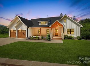 111 Oak Mountain Dr, Leicester, NC 28748