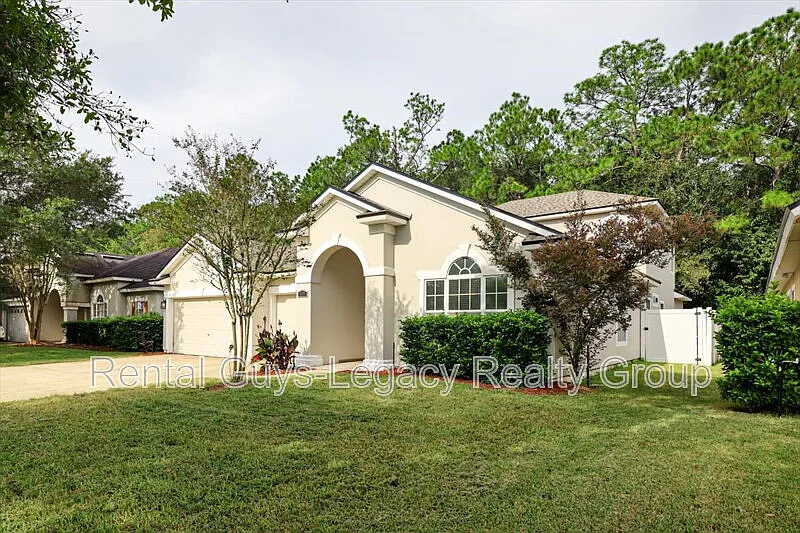 4 bed, 4.0 bath, 3200 sqft, $3,350 — Photo 3