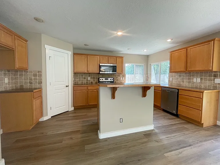 6489 S Cheshire Ave — Photo 11
