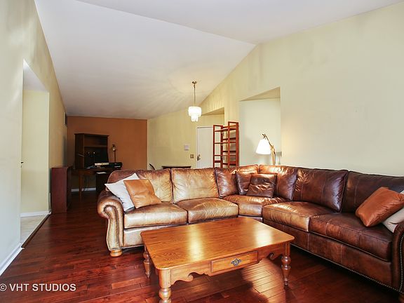 3rd image of 1810 Fox Run Dr #C8