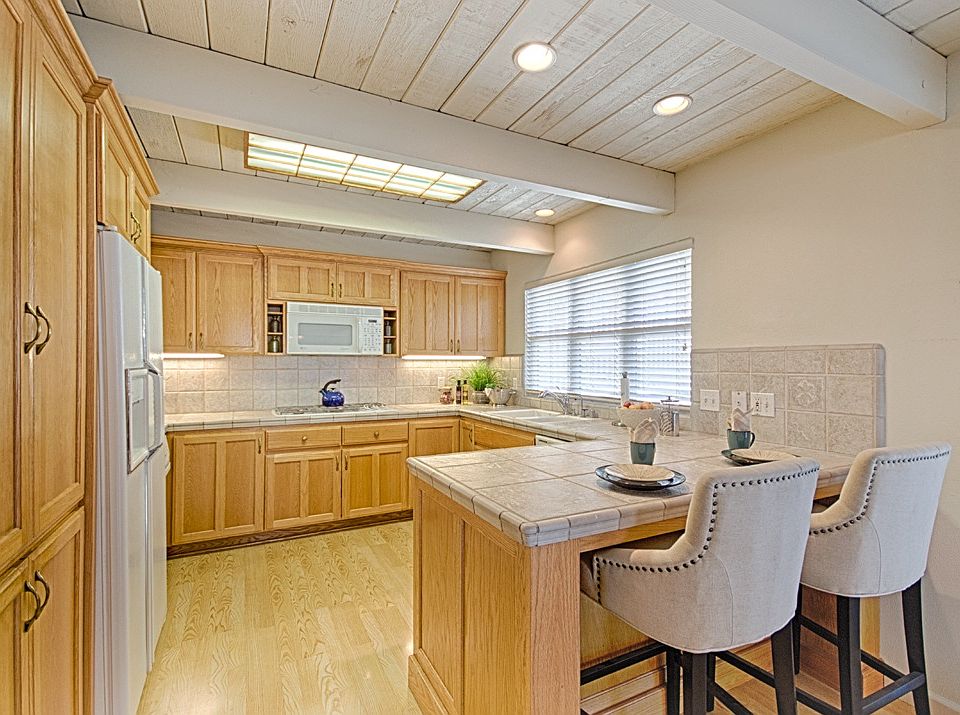 1st image of 407 El Salto Dr