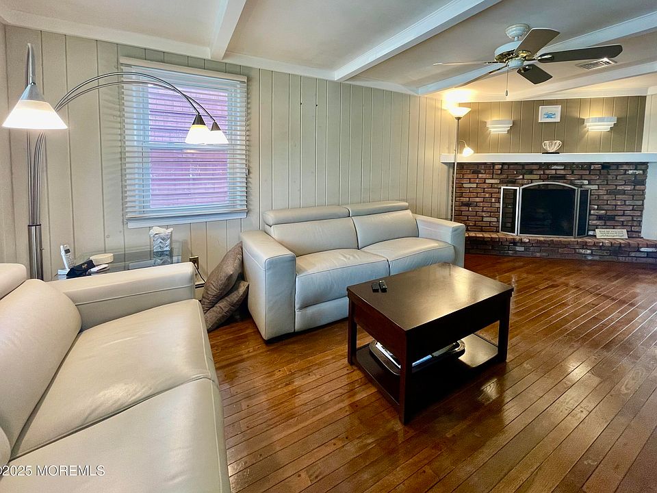 2nd image of 1320 Sunrise Avenue