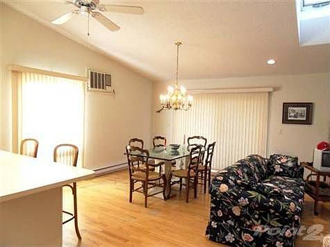 3rd image of 13 Drake Ln