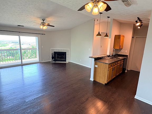 2nd image of 8939 Eagleview Dr APT 10