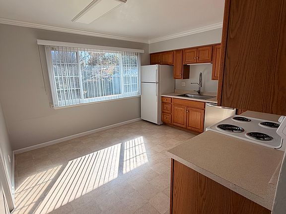 4th image of 3738 Arden Way