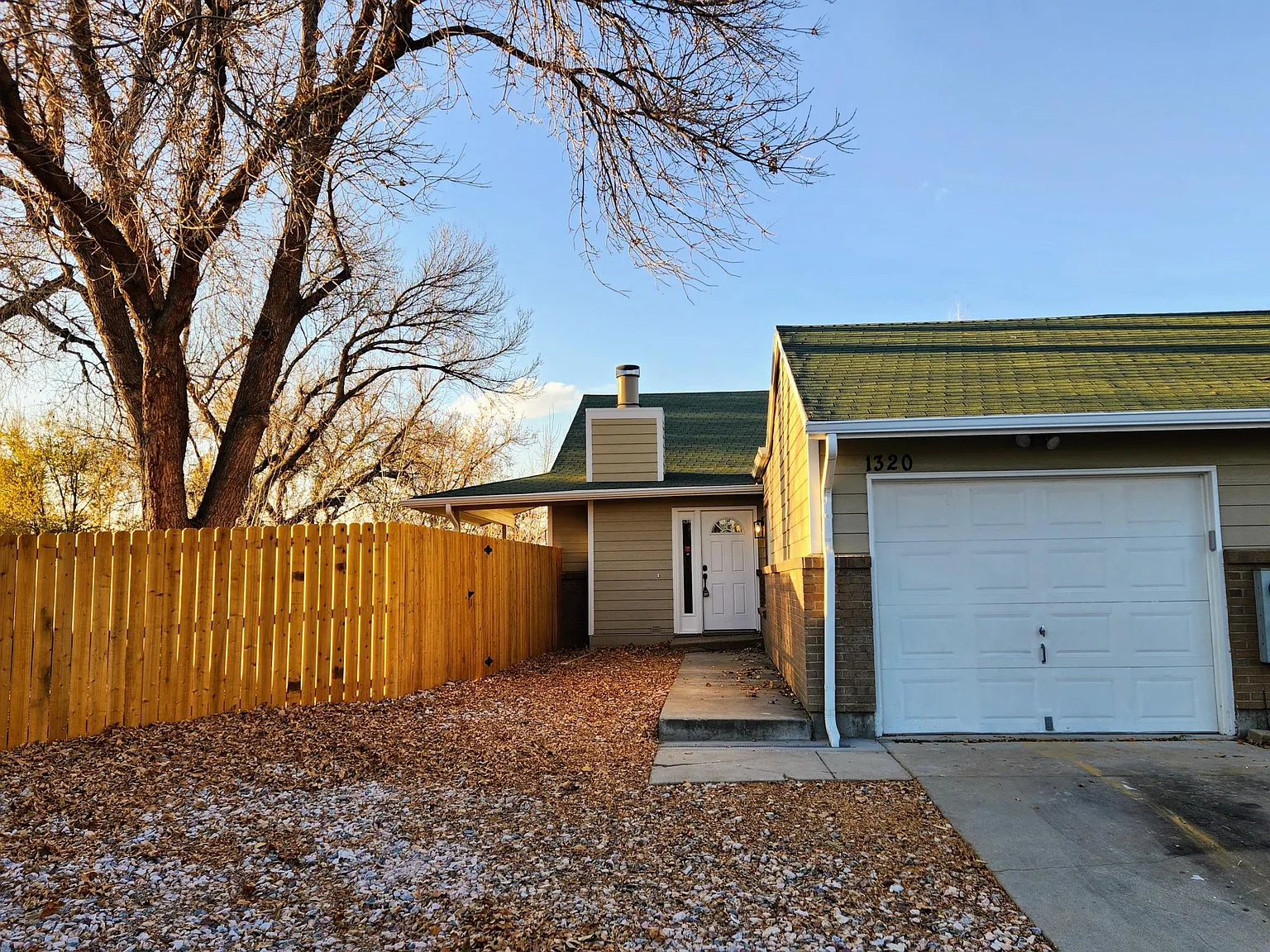 4 bed, 2150 sqft, $2,700 — Photo 2
