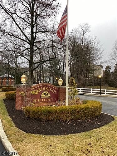 1st image of 294 Coventry Ct