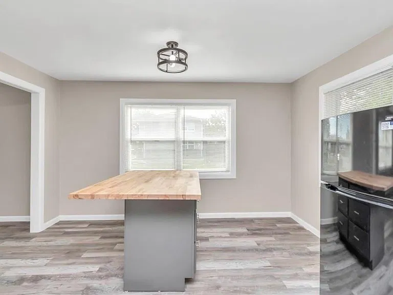 3404 Blodgett St — Photo 9
