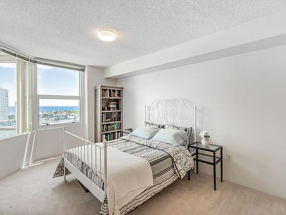 4th image of 801 S King St APT 2603