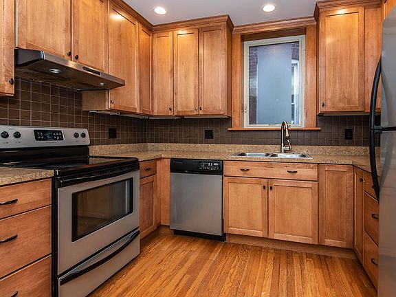 4th image of 3441 Humphrey St #A