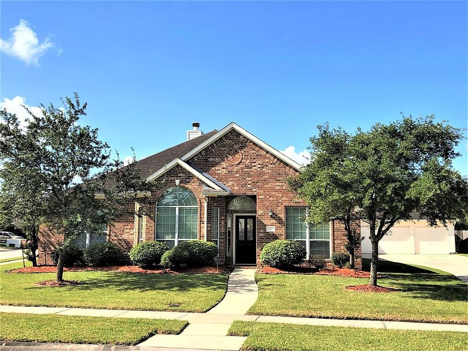 1st image of 2502 Pebble Brook Dr