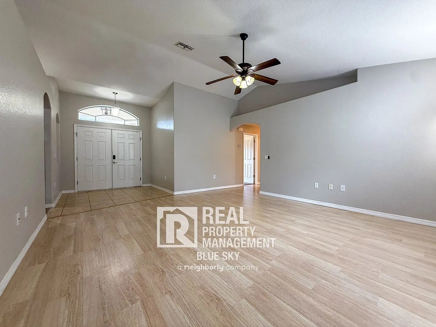 4 bed, 2.0 bath, 1898 sqft, $2,500 — Photo 4