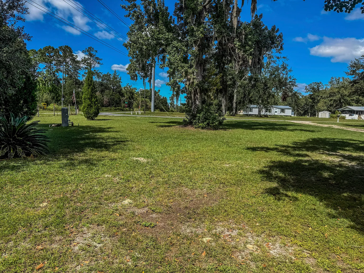 3 bed, 924 sqft, $1,200 — Photo 3