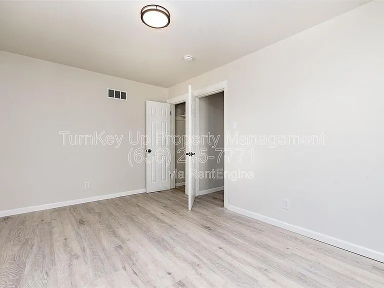 3513 Palace Ct — Photo 10