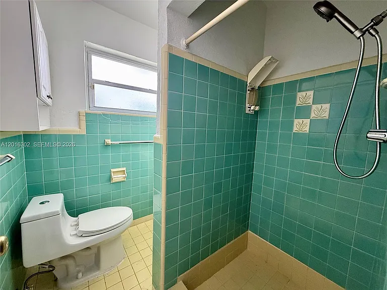 110 Antilla Ave — Photo 16