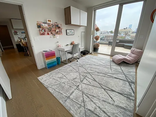 Rented by Extell Marketing Group LLC | media 24