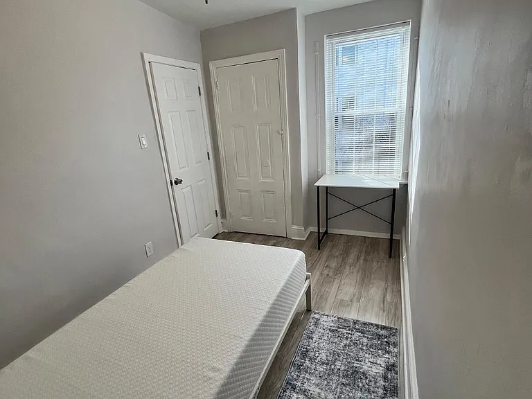 2048 N Darien St — Photo 17