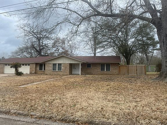 2nd image of 707 Cunningham Dr
