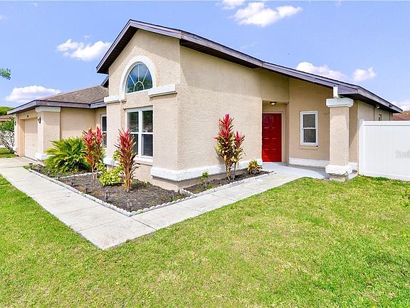 2nd image of 839 Honolulu Woods Ln