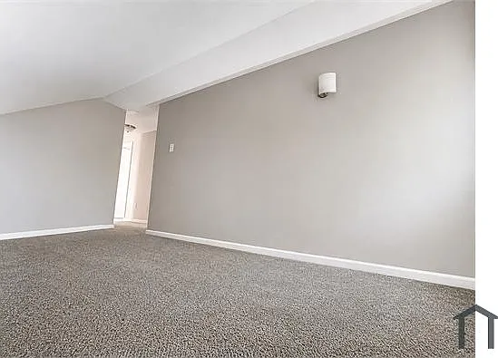 10825 Bryant Ave #2 — Photo 7