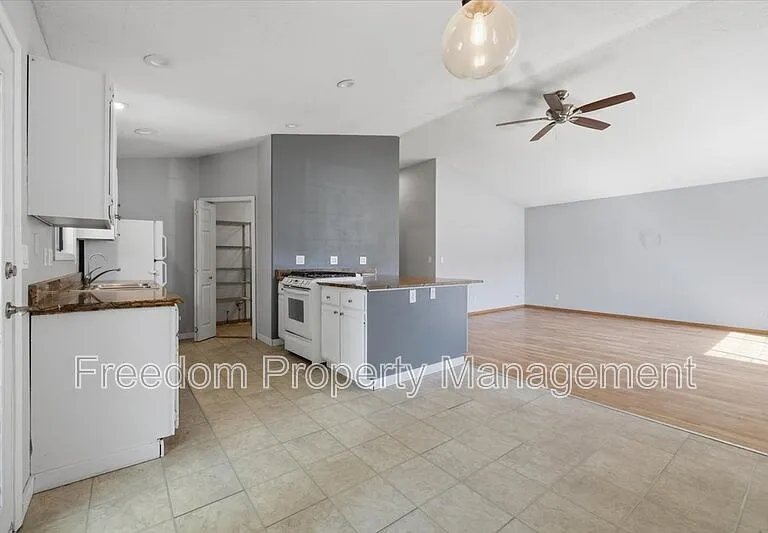 6127 N Portsmouth Ave — Photo 6