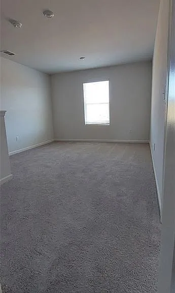 133 Oxford Ln — Photo 14